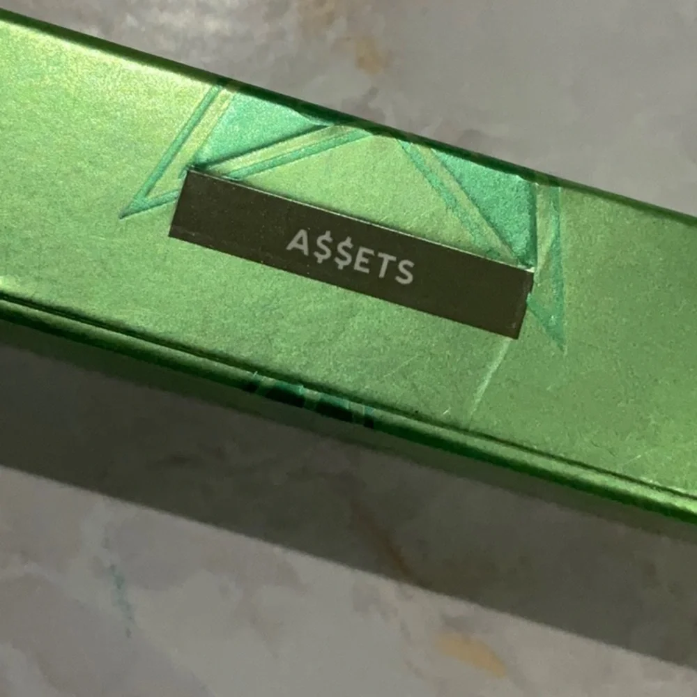 Jeffree Star Cosmetics Automatic Eyeliner in Assets (Green)